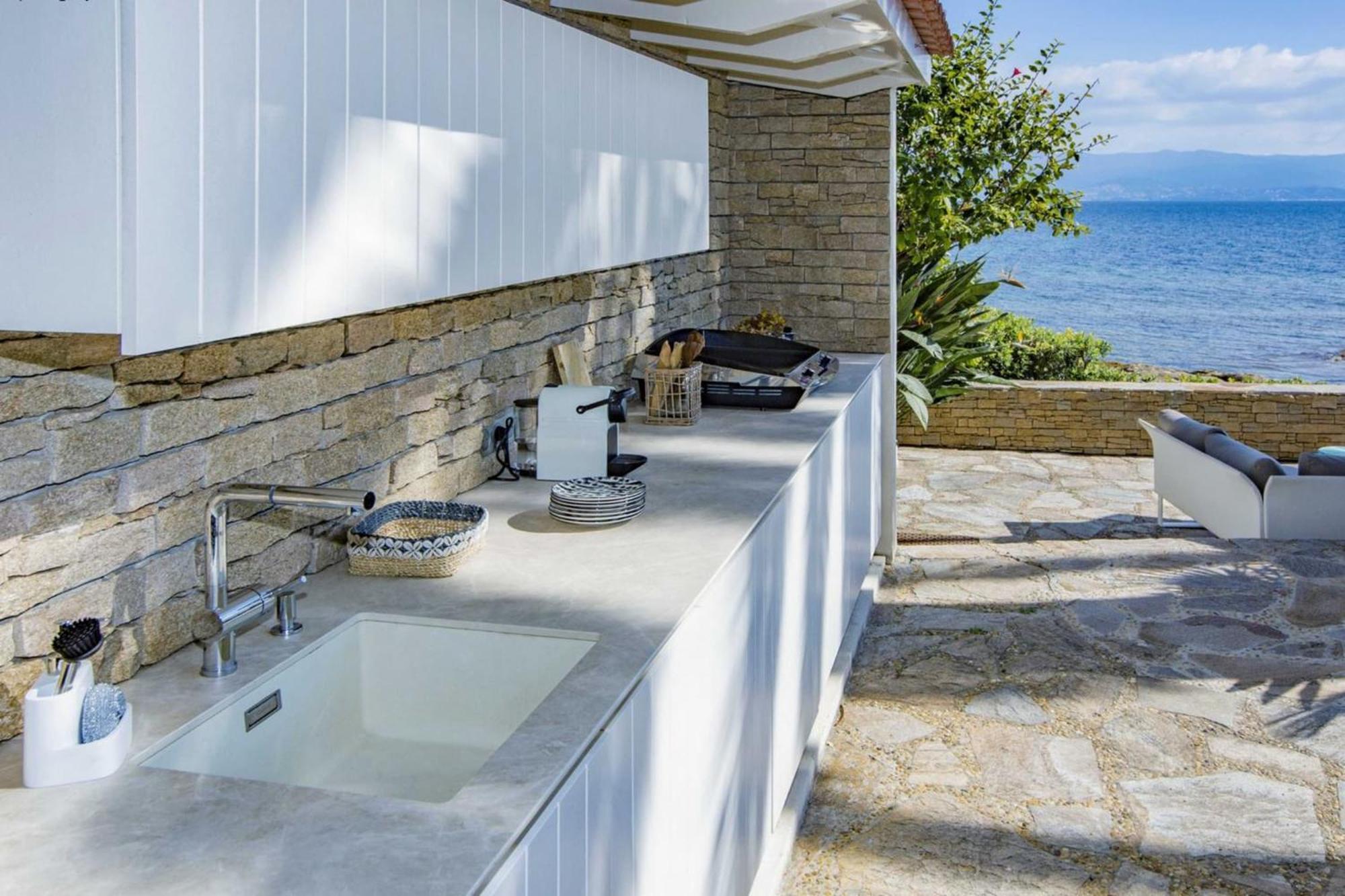 The Ideal Waterfront Vacation In Hébergement de vacances *