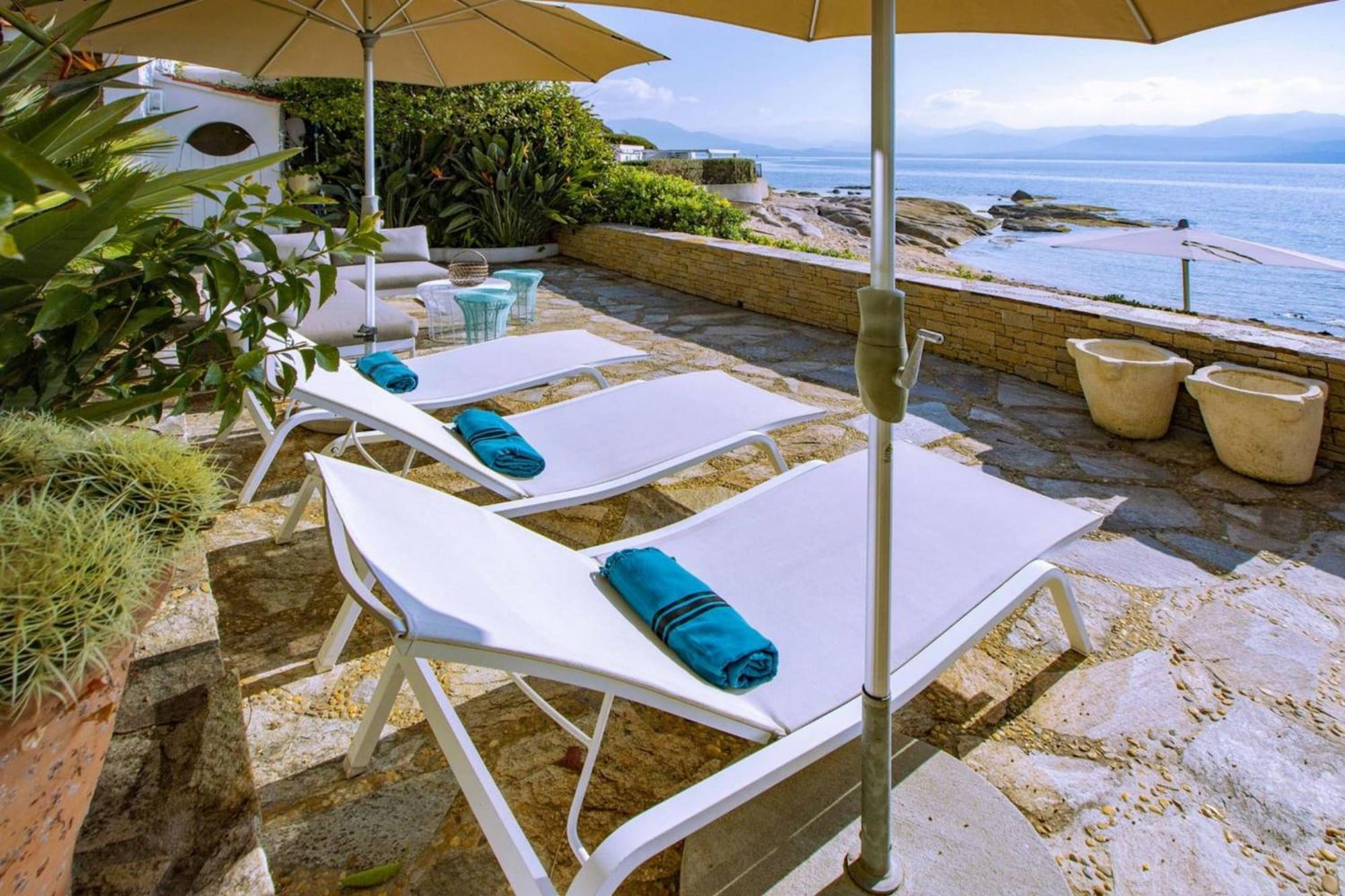 The Ideal Waterfront Vacation In